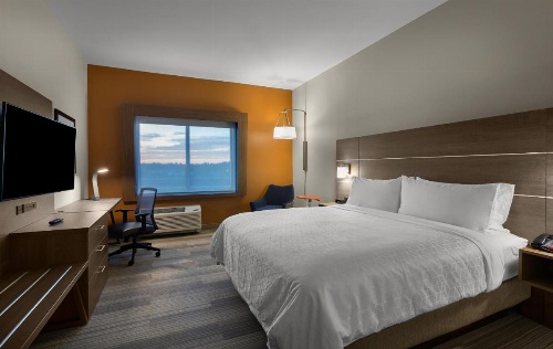 Holiday Inn Express & Suites - Fayetteville South image 30